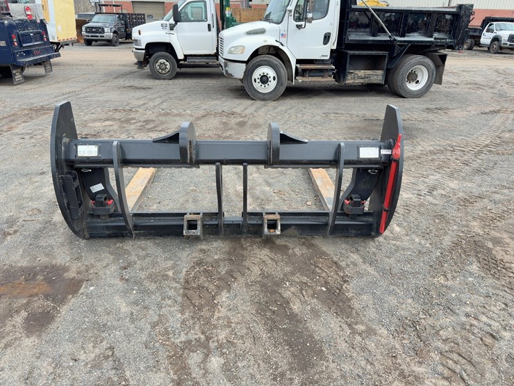 caterpillar-72"-wheel-loader-forks-image-3