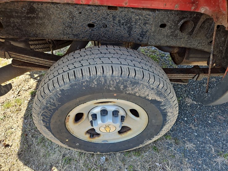 2005-chevrolet-2500hd-image-15