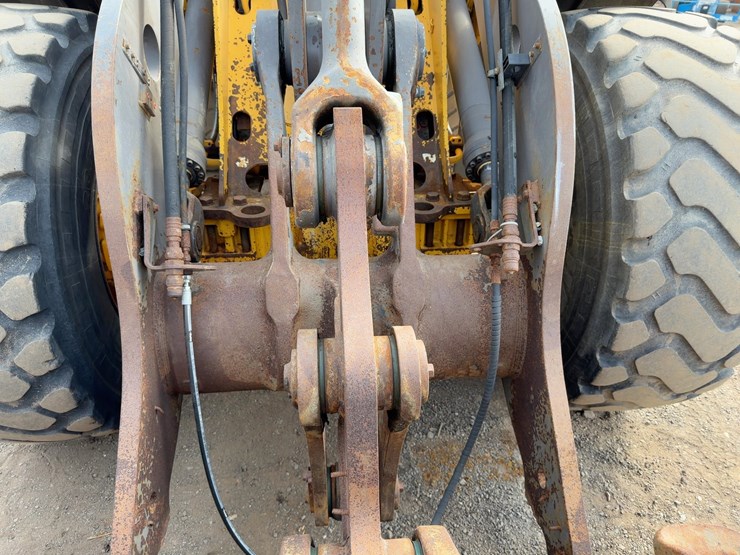 2013-volvo-l70g-image-12