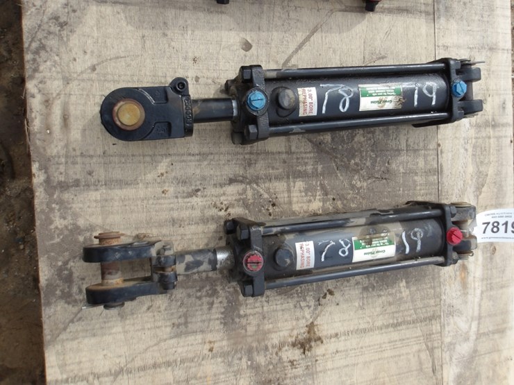 #7819-•-(2)-great-plains-cylinders-image-1