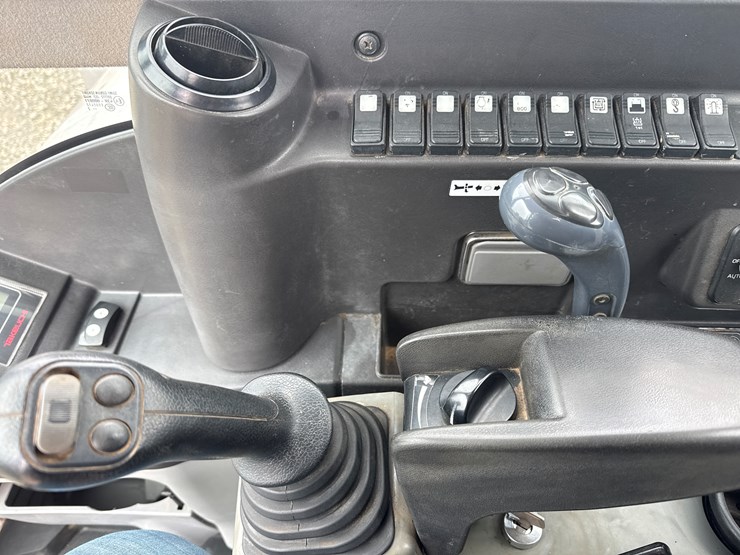 takeuchi-tb285-image-70