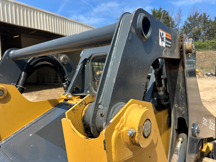 2019-deere-317g-image-21