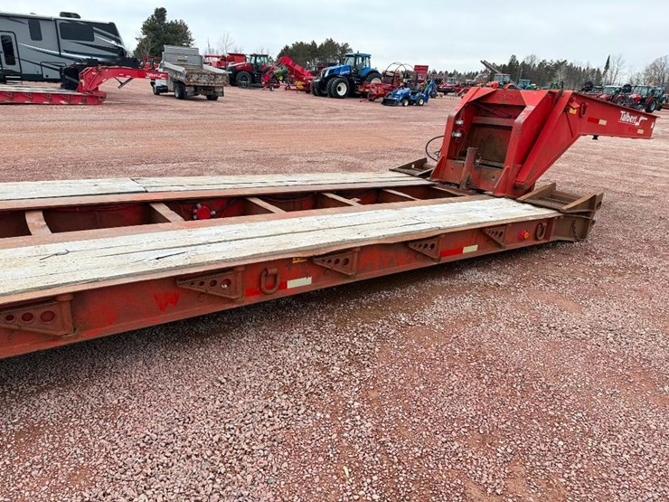 #194-•-lot-194-image-11