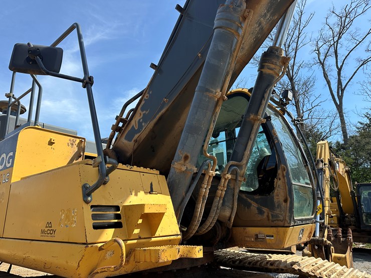 2016-deere-470g-lc-image-17