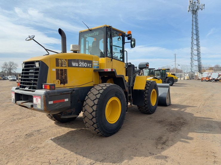 2013-komatsu-wa250pz-6-image-5