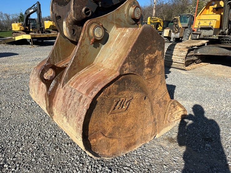 2017-volvo-ec350el-image-24