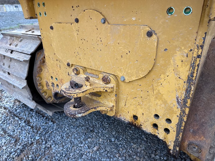 2006-deere-700j-image-33