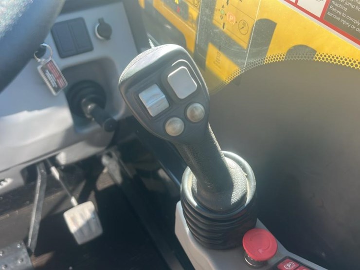 #101-•-2023-gehl-gct3-14-telehandler-image-25