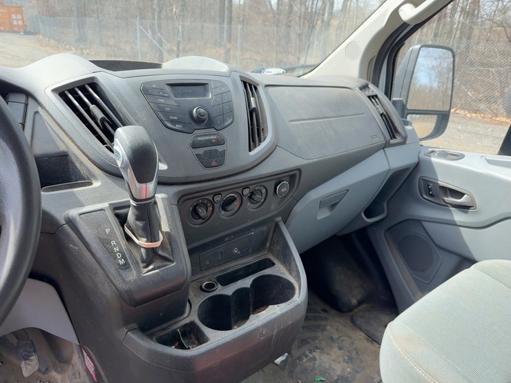 2016-ford-transit-image-18