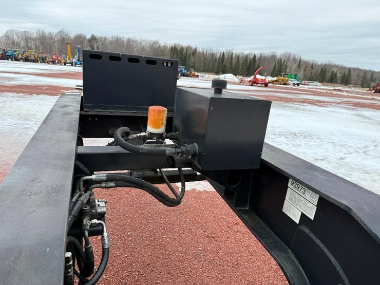 #301-•-lot-301-image-25