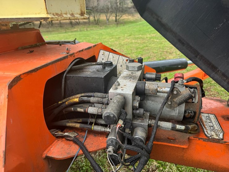 2016-jlg-t500j-image-26