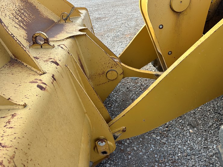 2012-caterpillar-950k-image-16