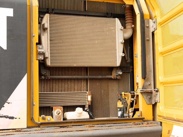 2013-caterpillar-324e-image-34