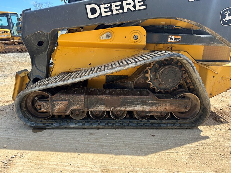 2017-deere-333g-image-39