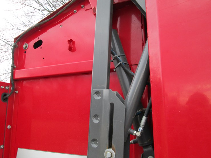 massey-ferguson-1745-image-12