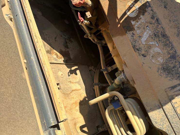 2017-volvo-ec350el-image-41