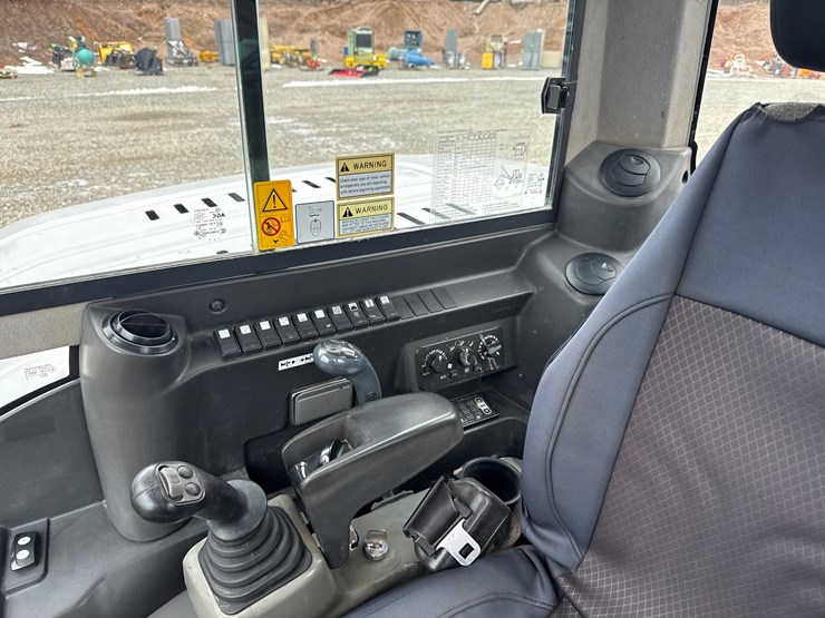 takeuchi-tb285-image-67