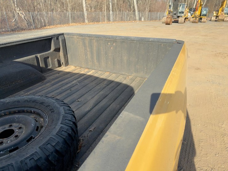 2004-chevrolet-silverado-1500-image-12