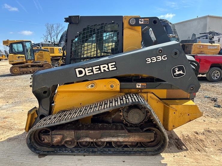 2017-deere-333g-image-2