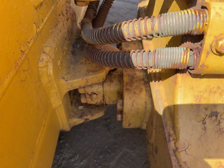 1994-caterpillar-d3c-iii-image-11