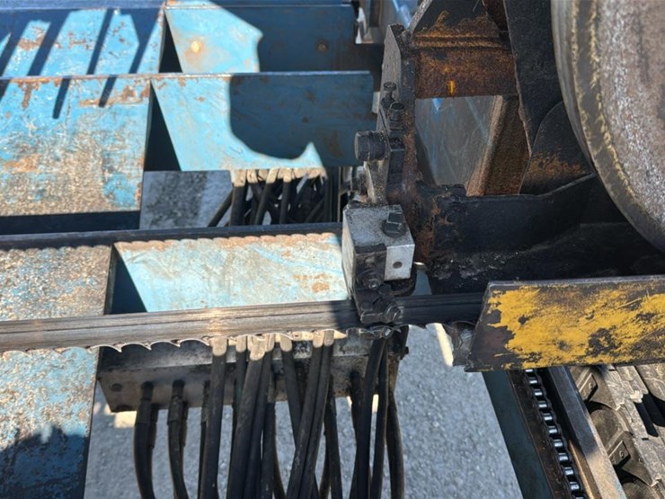 #142-•-2009-baker-3665d-portable-bandmill-image-18