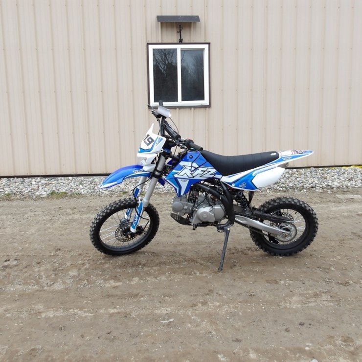 #7358 • Blue Apollo DB-X19 125CC W/Headlight