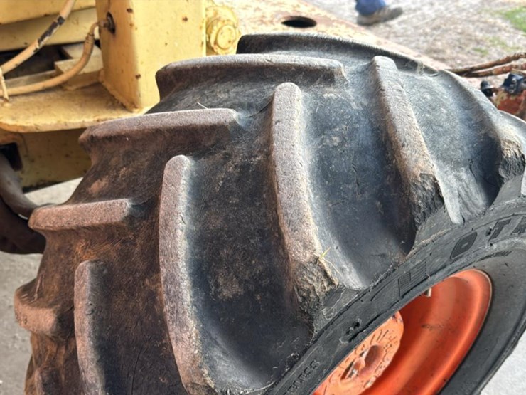 #106-•-1994-jlg-rough-terrain-scissor-lift-image-24