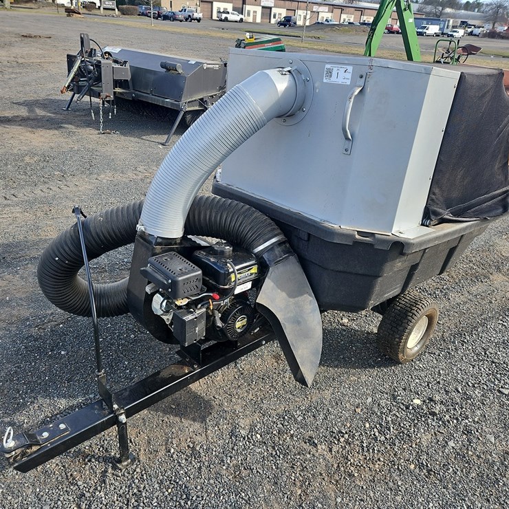 TRAIL VAC TOW BEHIND LEAF VAC