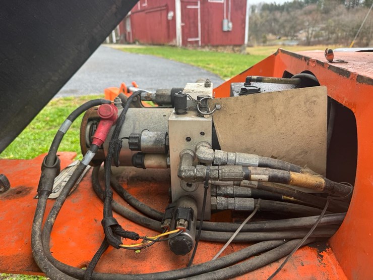 2016-jlg-t500j-image-30