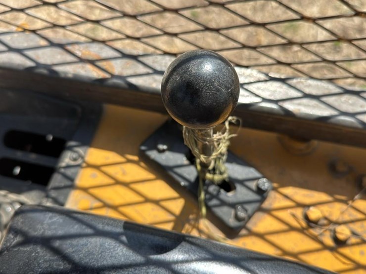 1998-deere-650g-image-35