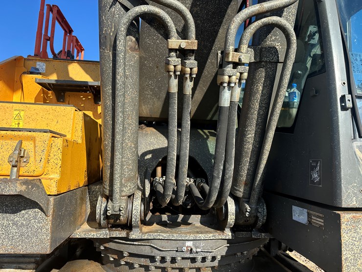 2017-volvo-ec350el-image-30