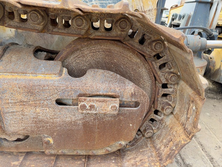 2014-deere-750k-lgp-image-15