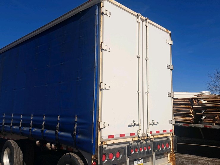 #131-•-2005-reitnourer-curtain-trailer-image-33