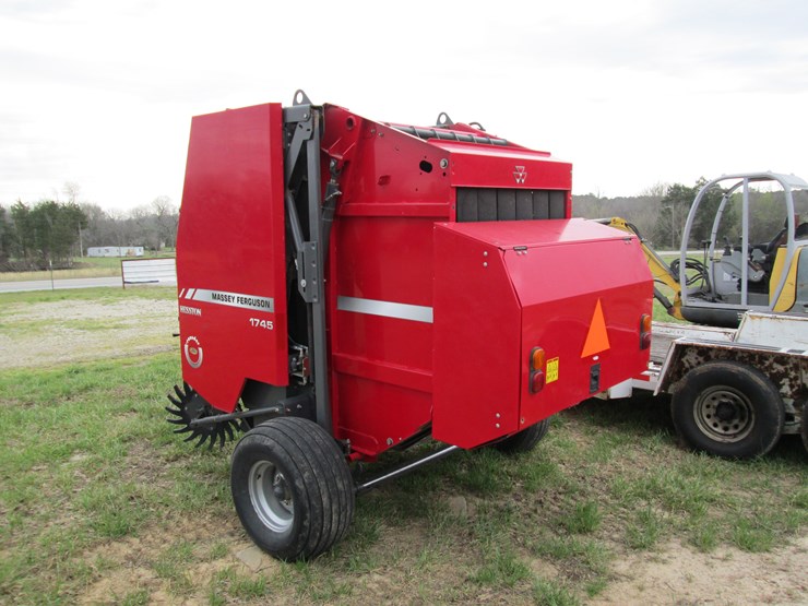 massey-ferguson-1745-image-4