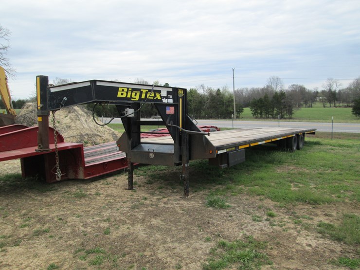 #37277-•-2014-big-tex-22gn-38-38'-t/a-steel-gooseneck-flatbed-trailer-16vgx3826e2059085-image-1