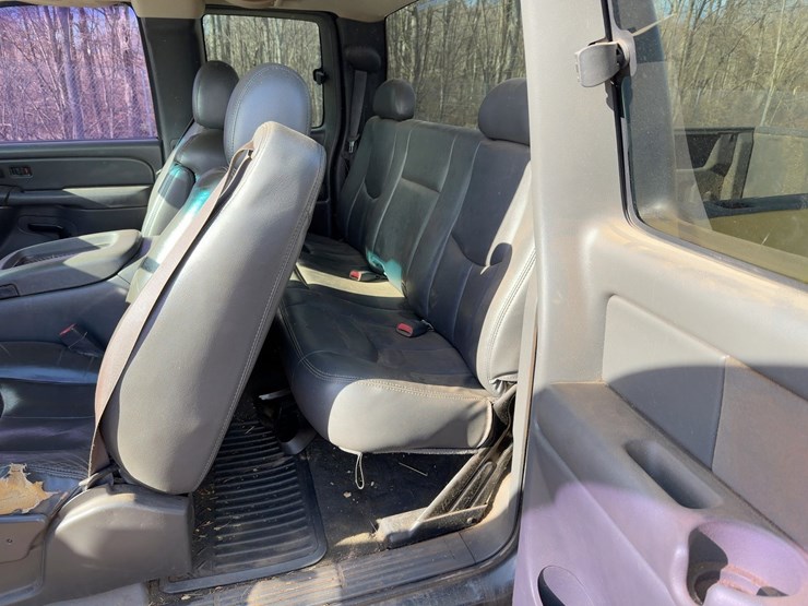 2004-chevrolet-silverado-1500-image-16