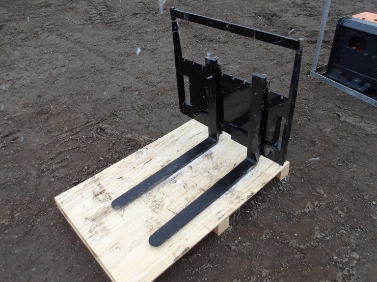 #7390-•-30"-mini-skid-steer-forks-image-4