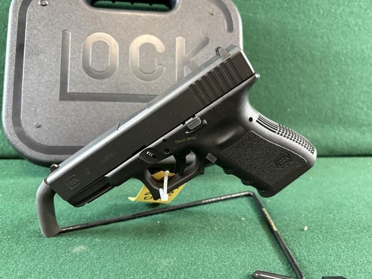 glock-19-9mm-pistol-image-8