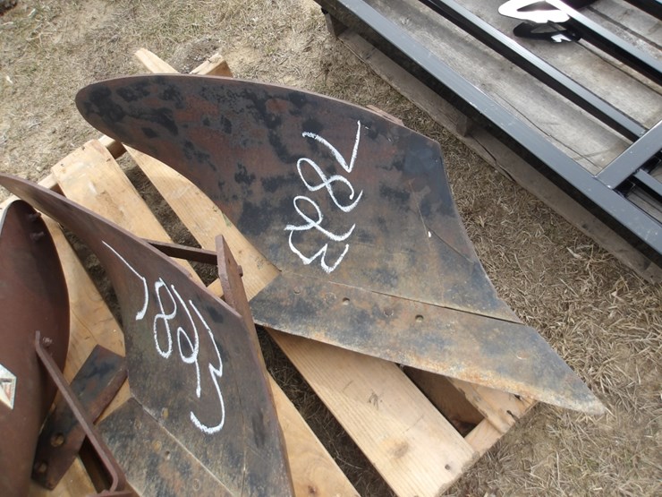 #7823-•-(3)-ac-plow-bottoms-image-4