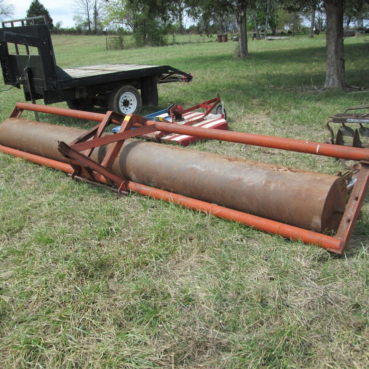 #38177 • Homemade 16' Smooth Roller