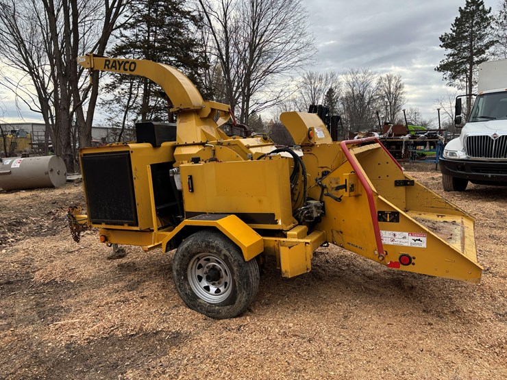 #151-•-2016-rayco-chipper-image-3