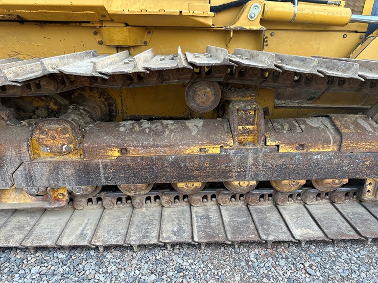 2006-deere-700j-image-39