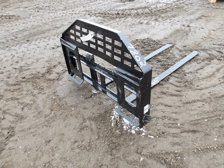 #7802-•-60"-skid-steer-forks-image-4