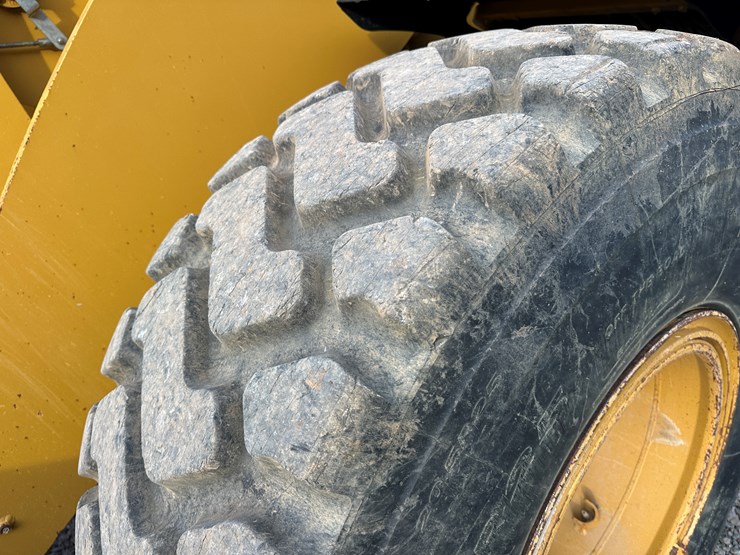 2016-caterpillar-938m-image-45