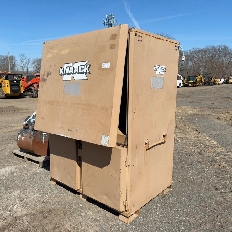 KNAACK PORTABLE JOB BOX