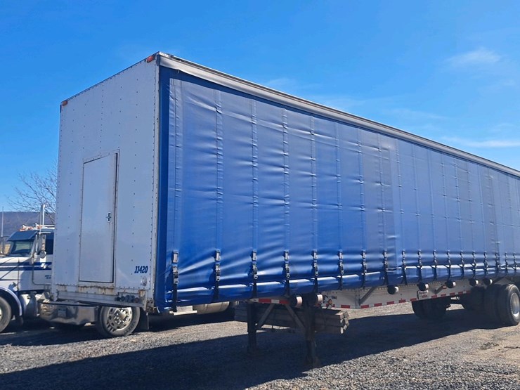 #131-•-2005-reitnourer-curtain-trailer-image-1