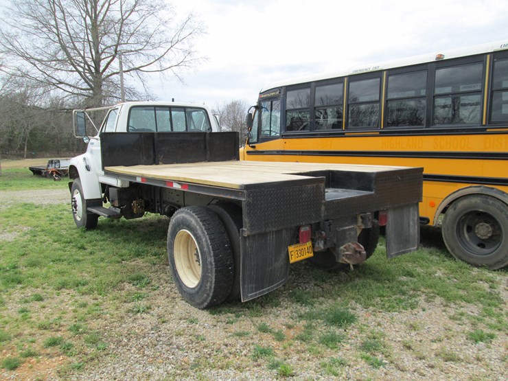 1997-ford-f800-image-4