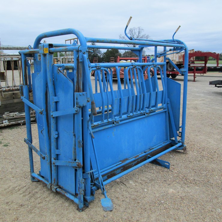 #37304 • Squeeze Chute 9746