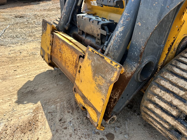 2017-deere-333g-image-9