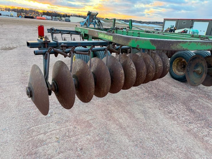 john-deere-210-image-21